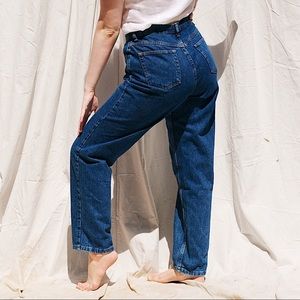 Vintage High Waisted Dark Wash Mom Jeans